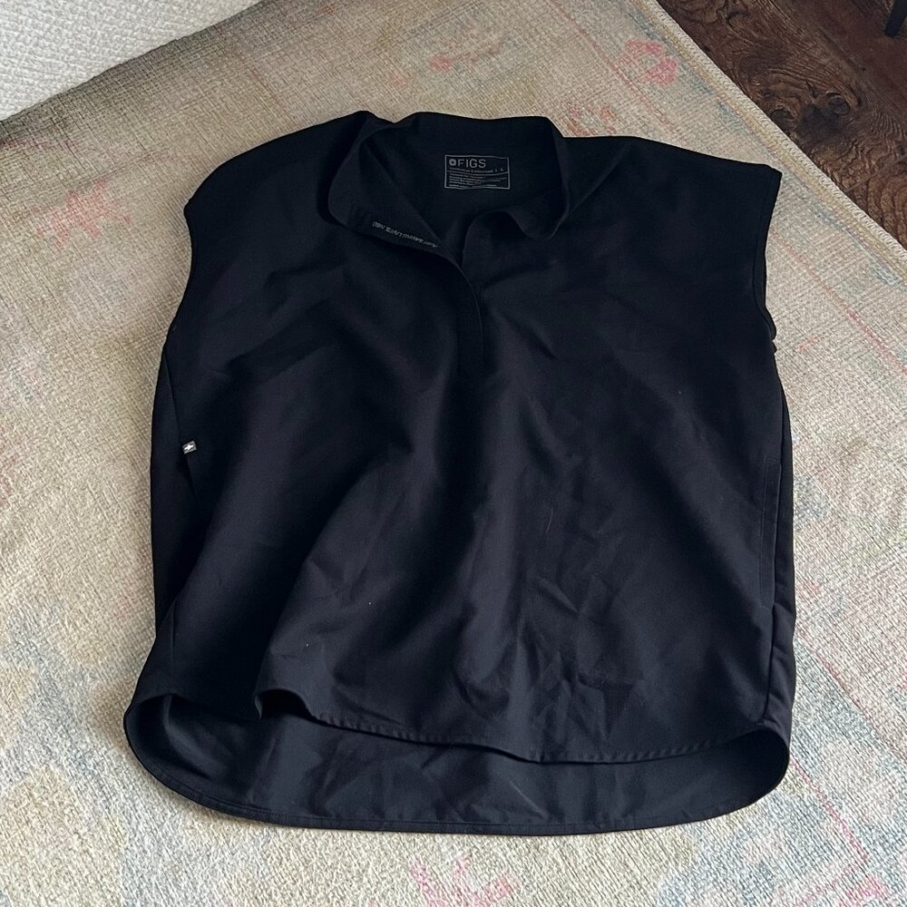 FIGS Rafaela Oversized Scrub Top (L) - Black
